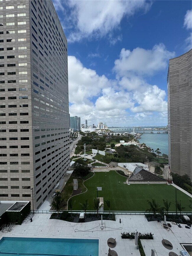 Building Photo - 325 S Biscayne Blvd