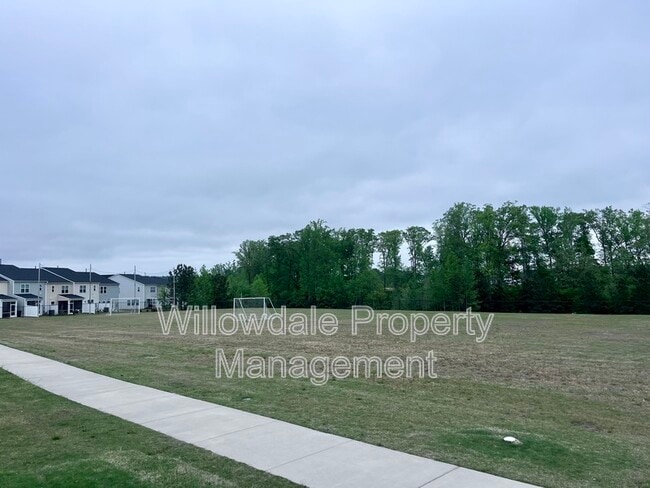 Building Photo - 2031 Caen St
