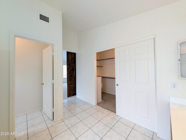 Building Photo - 1836 E Aspen Way