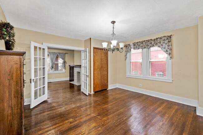 Building Photo - Stunning 3 bedroom home in Verona available April 15!