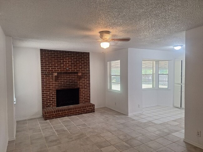 Building Photo - 6005 Barry Dr