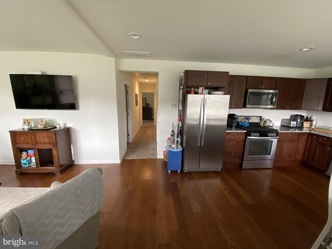 Building Photo - 13 Brookside Rd