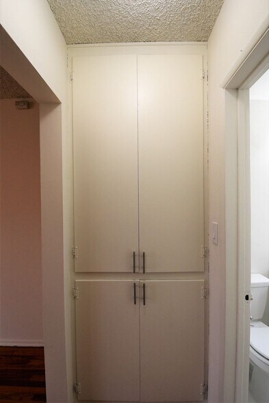 Building Photo - 5915 Fair Ave