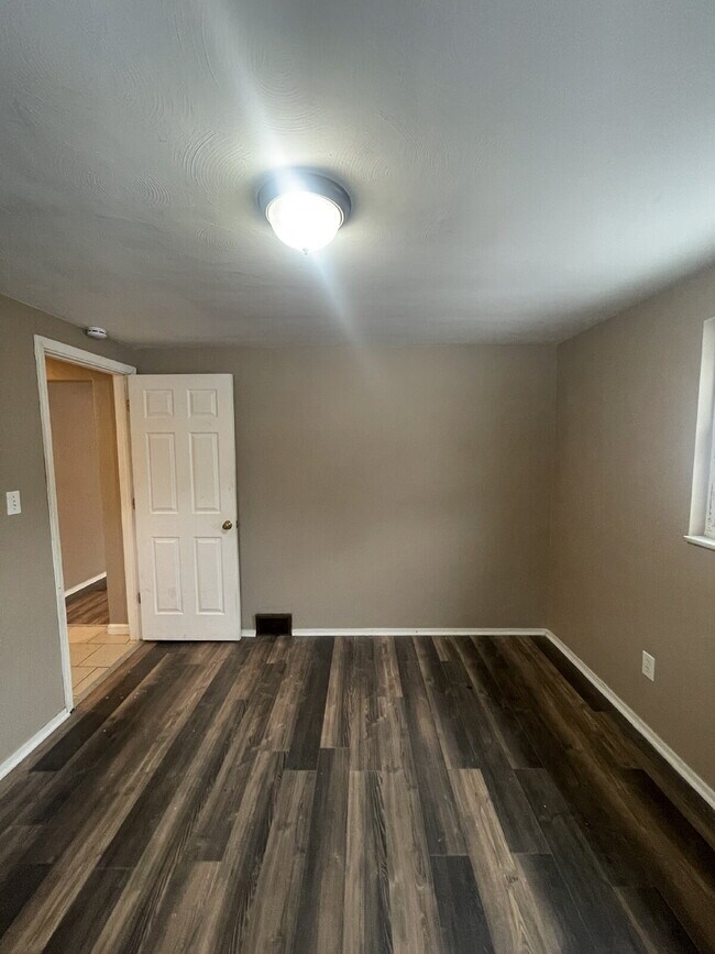 Building Photo - 149 Parkwood Rd