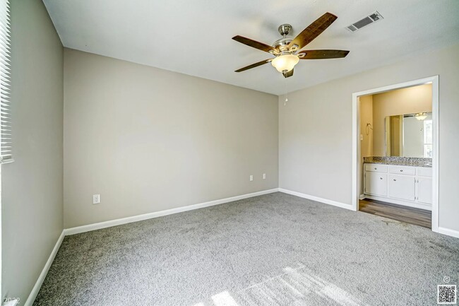 Building Photo - 3409 Knollcrest Rd