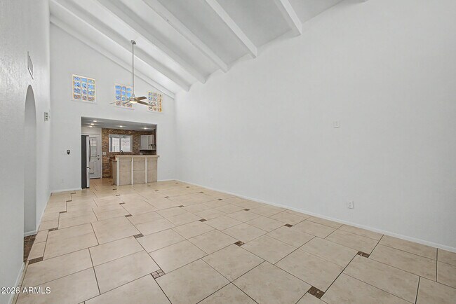 Building Photo - 2225 E Catalina Dr