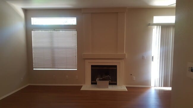 Building Photo - Dual Master Suite Townhome in Rancho Santa...