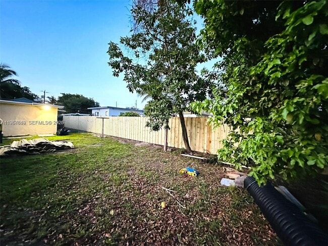 Building Photo - 326 NW 96th St