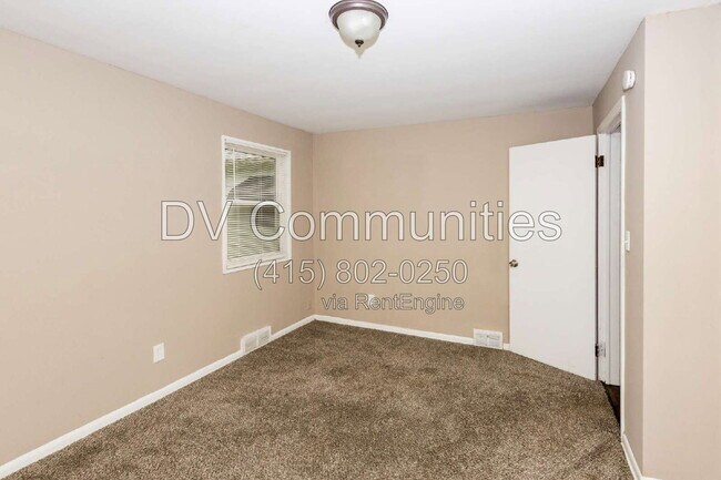 Building Photo - 16605 Kollin Ave