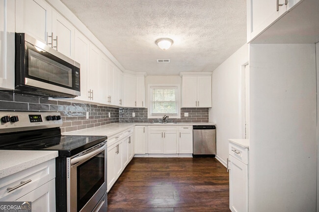 Building Photo - 2087 Austin Dr