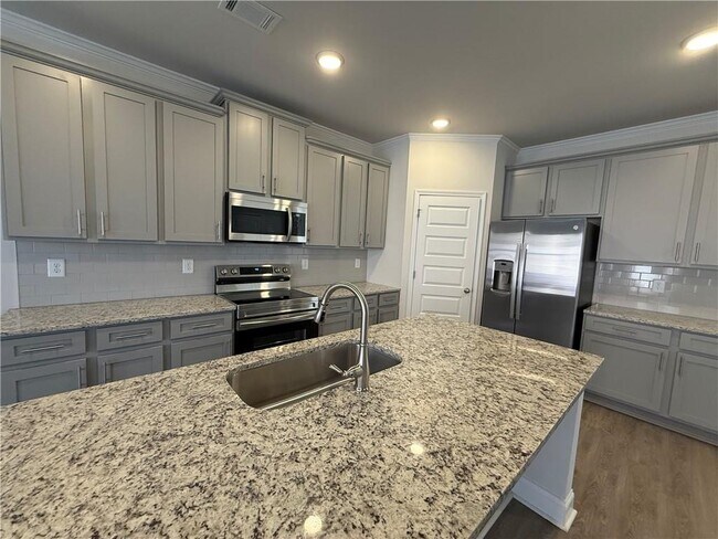 Building Photo - 7327 Rocklin Ln