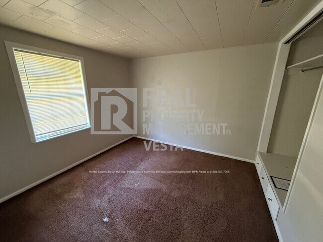 Building Photo - 614 Cedarwood Dr