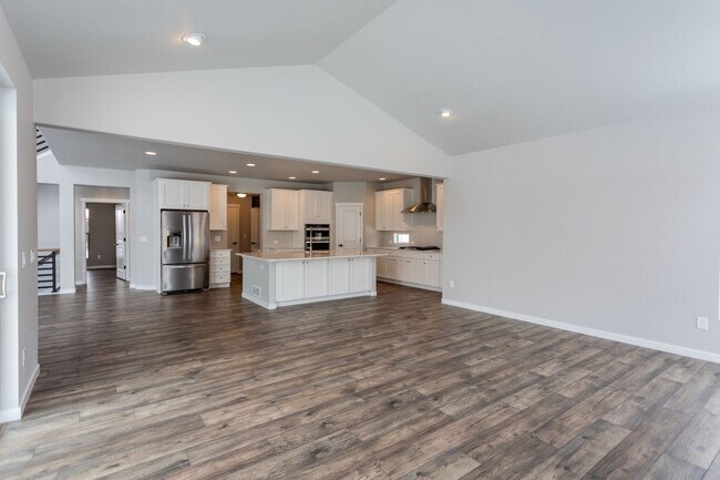 Building Photo - Exceptional 4-Bedroom Home with Dual Fireplaces, Main Level Master Suite, and Spacious Basement -...