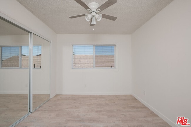 Building Photo - 1361 Riverside Dr