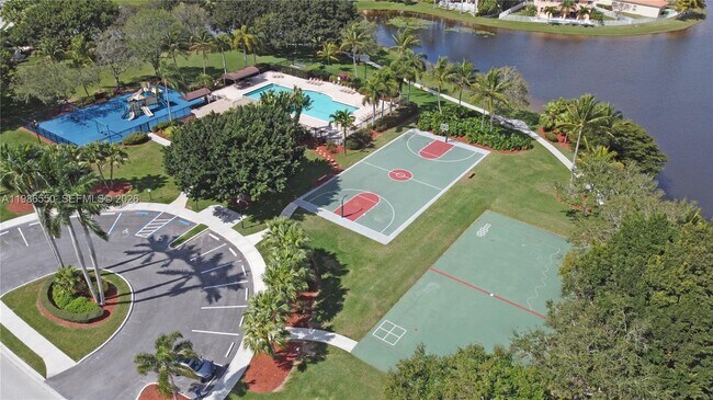 Building Photo - 964 Tanglewood Cir