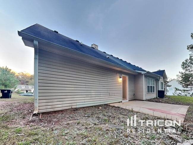 Building Photo - 280 Chestnut Dr