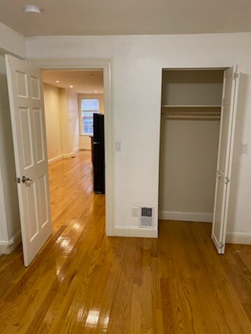 Building Photo - 61 Joy St