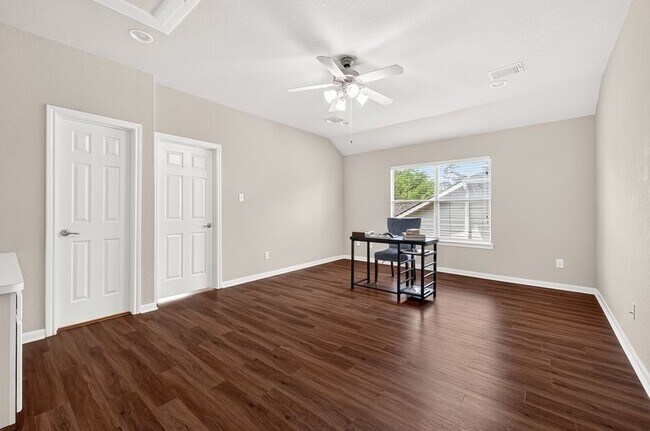Building Photo - 111 S Rocky Point Cir