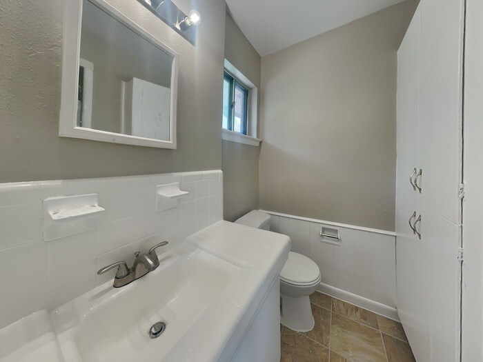 Building Photo - 5705 Trailwood Dr