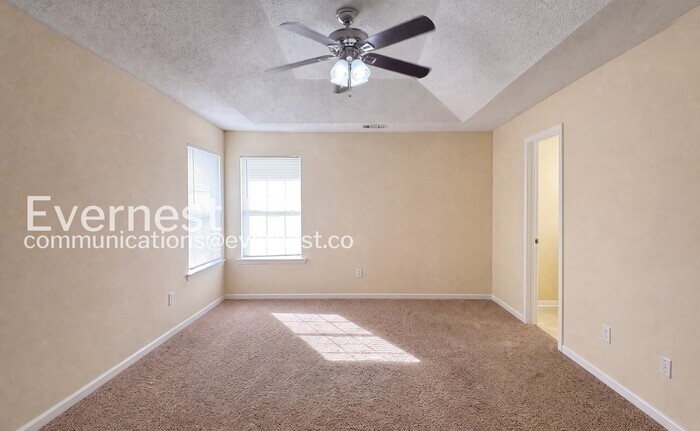 Building Photo - 10718 Barberry Dr