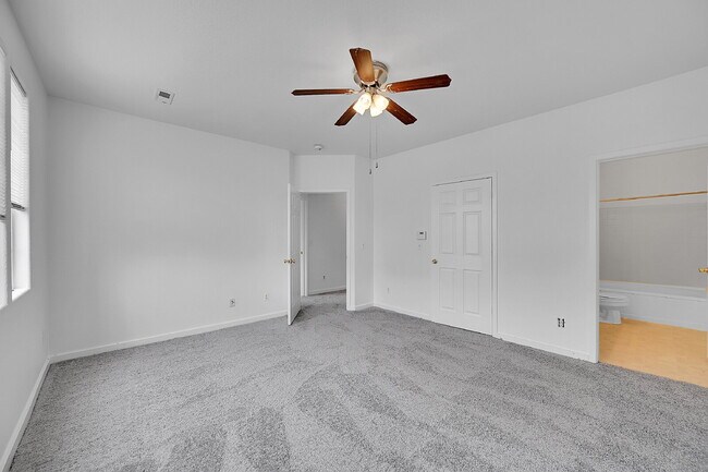 Building Photo - $1,825.00 - 2 Beds, 2 Baths, Condo in Thor...