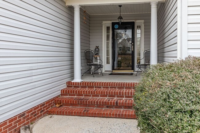 Building Photo - MUST SEE 3 BR | 2 BA w/ Finished Bonus Room *Pikeville school district*