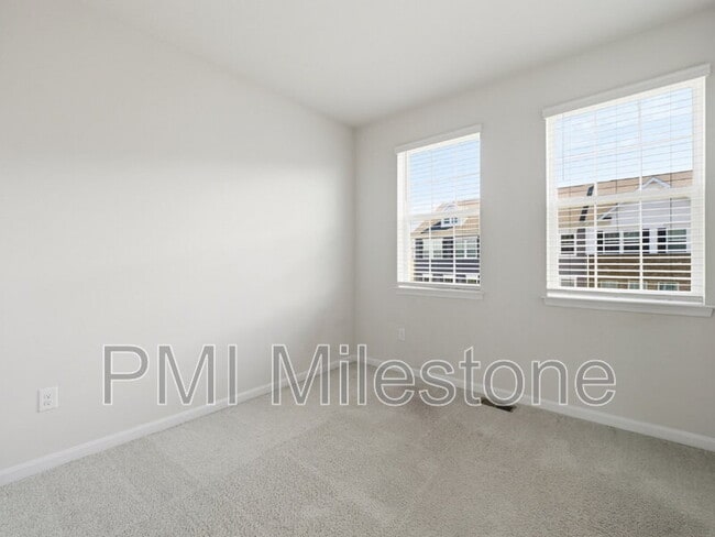 Building Photo - 7055 Delegate Pl