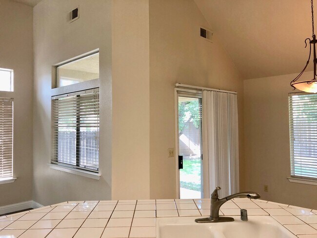 Building Photo - $2,295- Maple & Shepherd 3 Bedroom  - E. J...