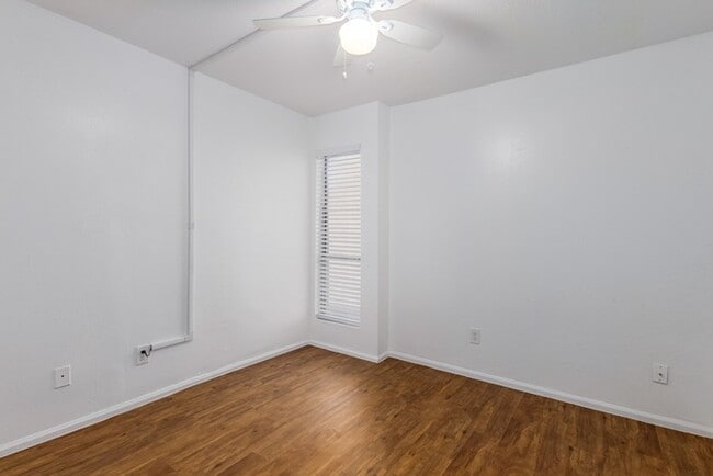 Building Photo - Stadio 3 bedroom townhome