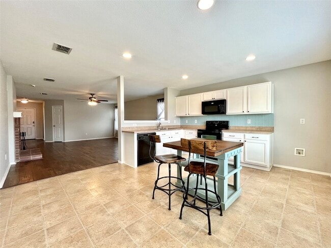 Building Photo - 3000 Groveland Terrace