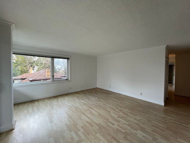 Building Photo - 2Bed 2Bath Condo in Goose Hollow - Garage ...