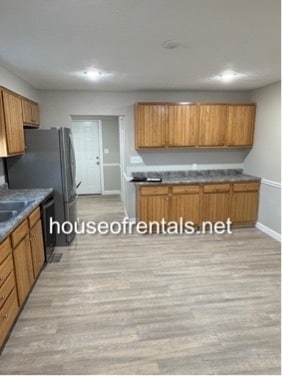 Building Photo - 1220 N 14th St