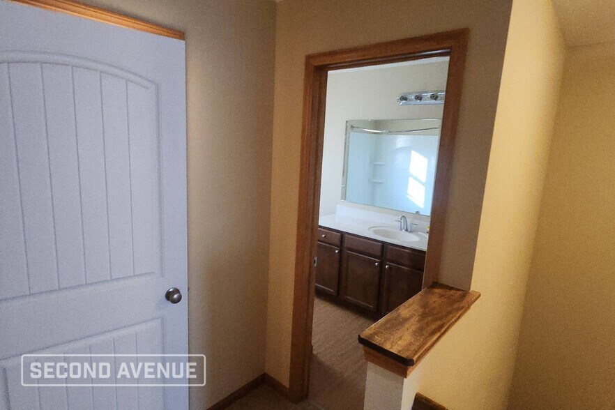 Building Photo - 415 Station 44 Pl