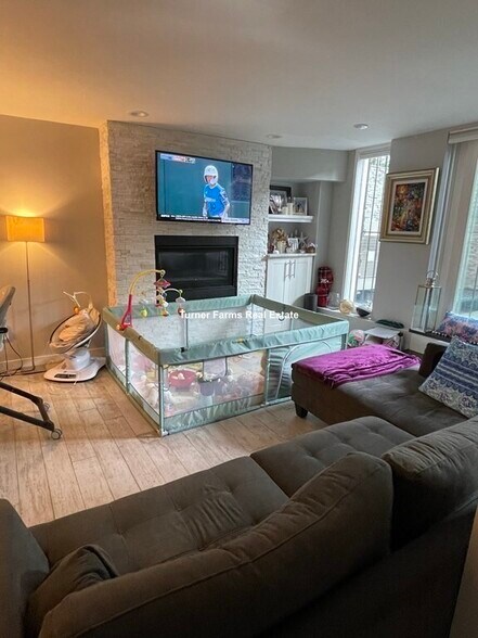 Building Photo - 469 Massachusetts Ave