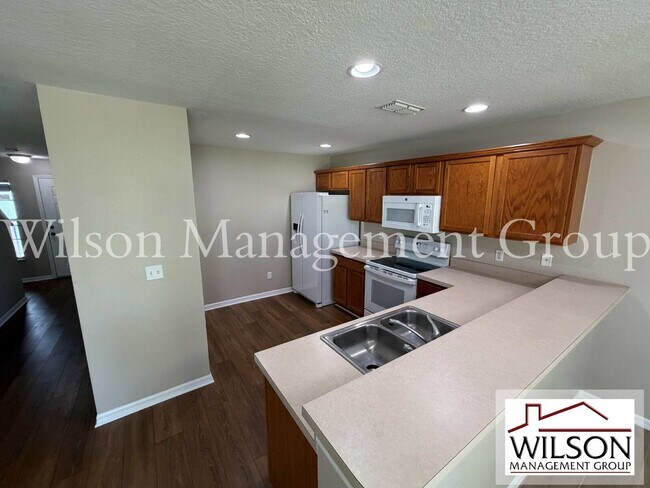 Building Photo - 12664 Somerset Oaks St