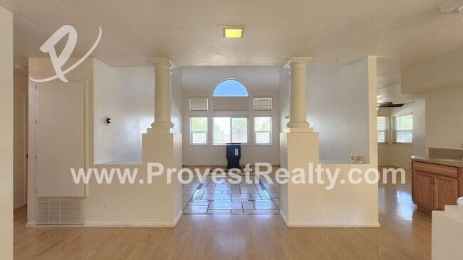 Building Photo - 12490 Iroquois Rd