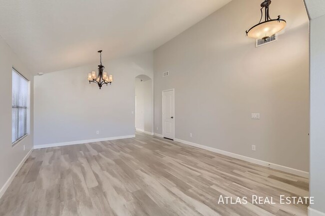 Building Photo - Beautiful 3 bed 2 bath Home in Mesa !