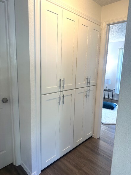 Building Photo - 844 Phoenix St NE