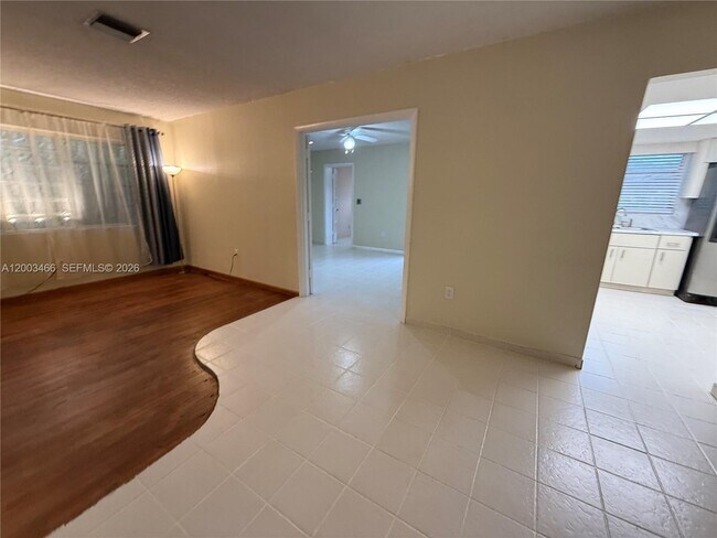 Building Photo - 1556 San Benito Ave