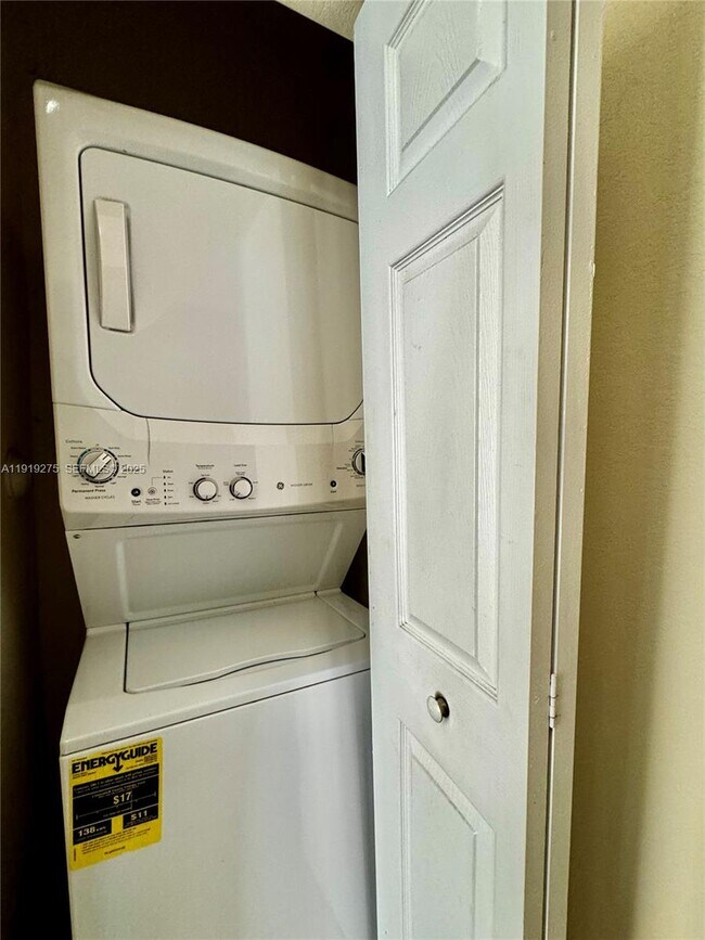 Building Photo - 9575 SW 171st Pl