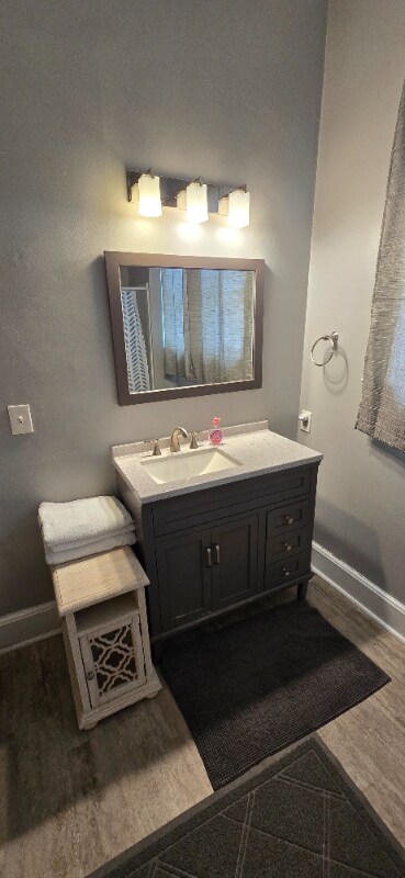 Building Photo - 216 N Summit St