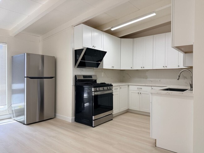 Building Photo - 2598 Dixon Dr