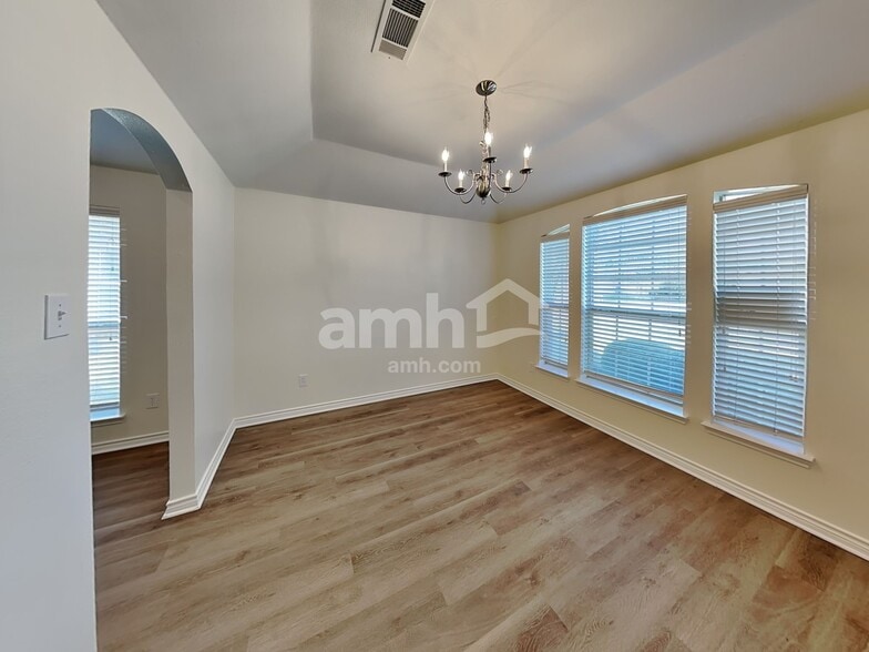 Building Photo - 429 Brookhollow Ln