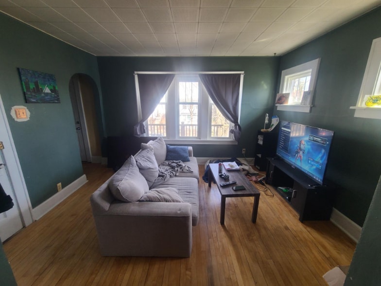 Building Photo - 2583 S Burrell St