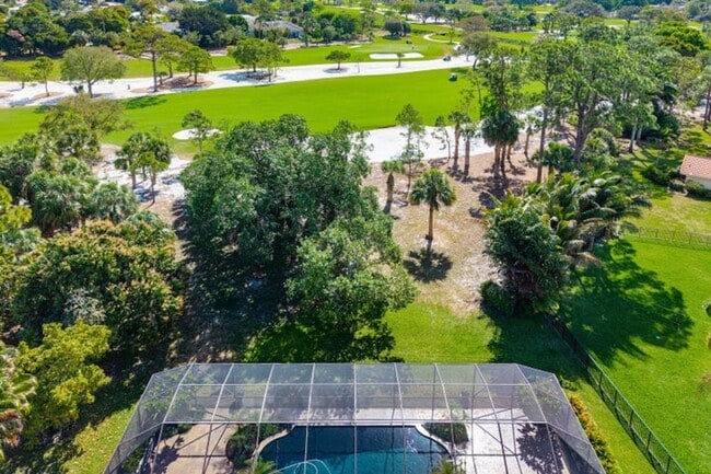 Building Photo - 417 N Country Club Dr