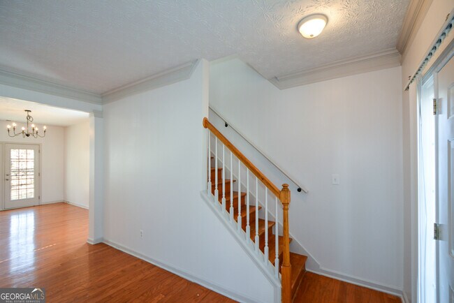 Building Photo - 5460 Hampton Ct