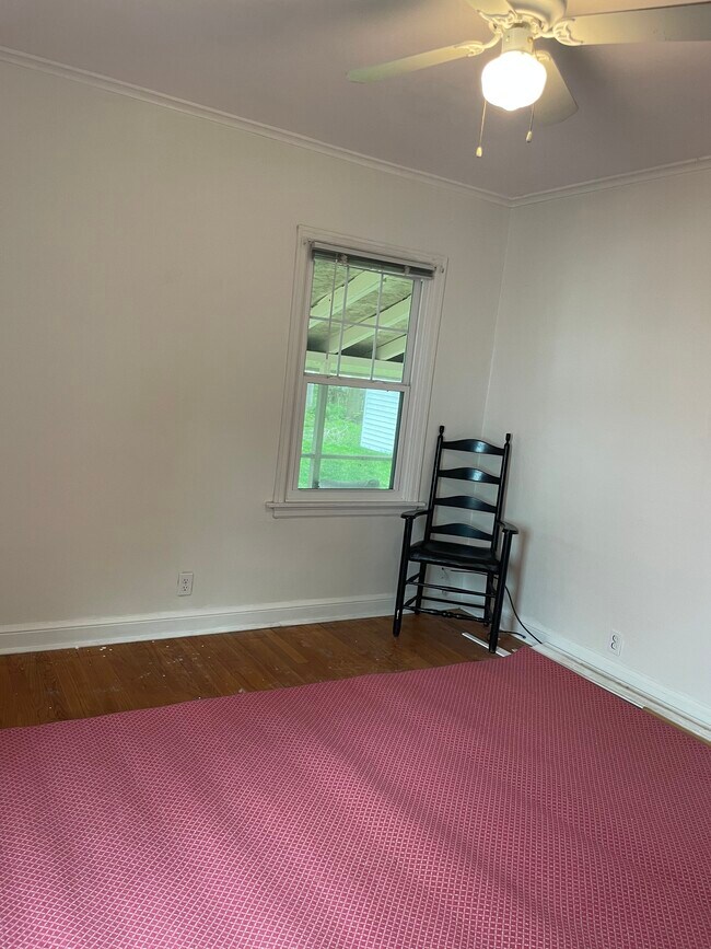 Second bedroom - 710 S Maple St