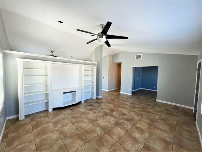 Building Photo - 3+ bedroom, 2 bath pool and spa home