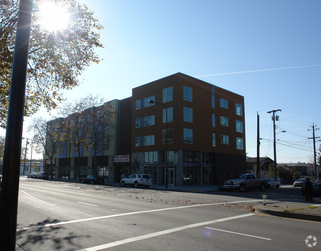 Building Photo - Aventerra Apartments