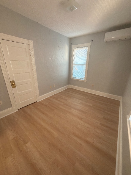 Building Photo - 16 Shepton St